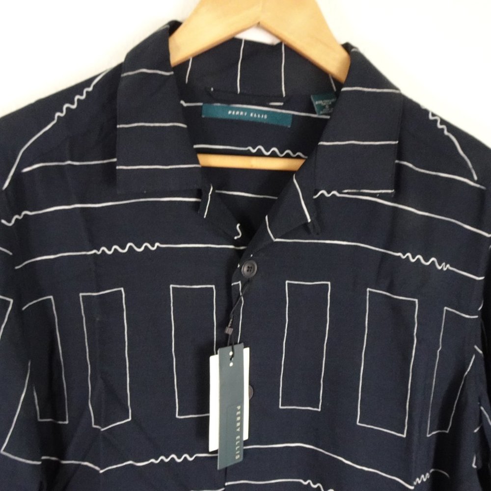Perry Ellis Button Down Shirt Navy Blue Camp Short Sleeve Geometric Print - Picture 2 of 9